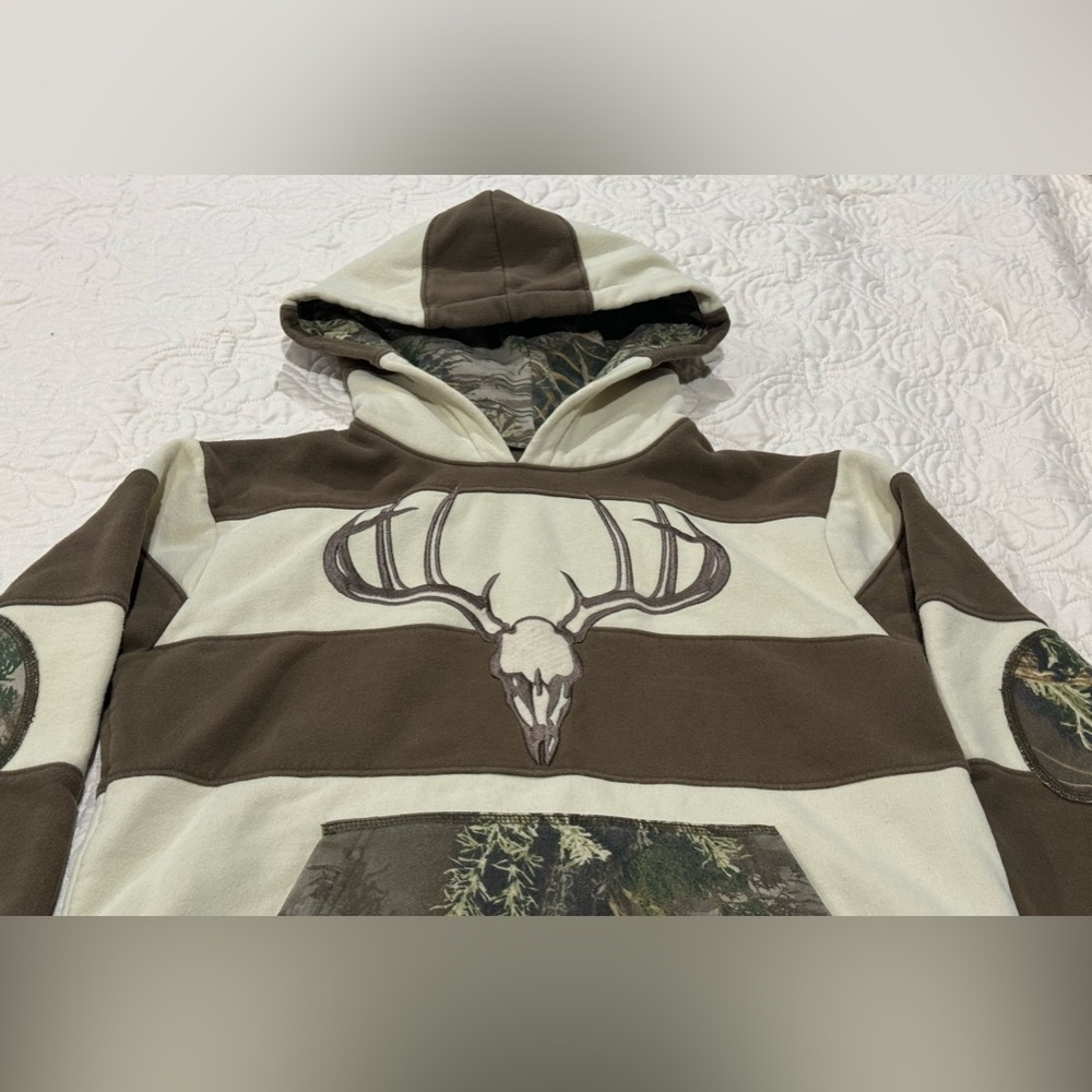 Boys Youth Team Realtree Kids Hoodie Brown and Cream Embroidered Deer Skull XL